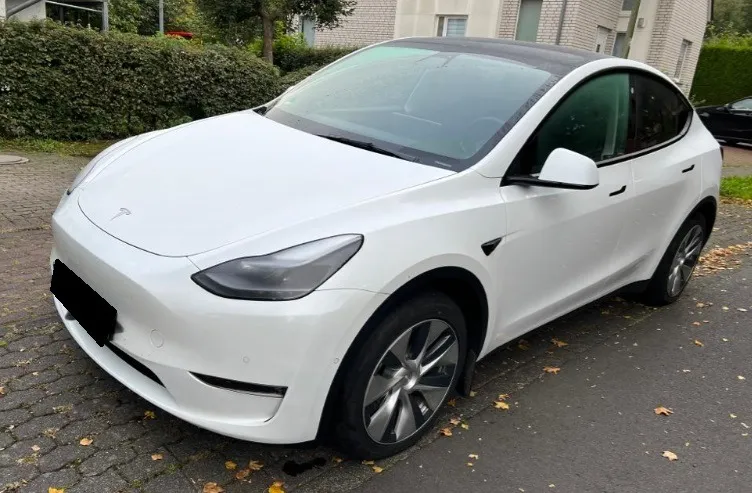 Tesla Model Y Maximum Range Image 1